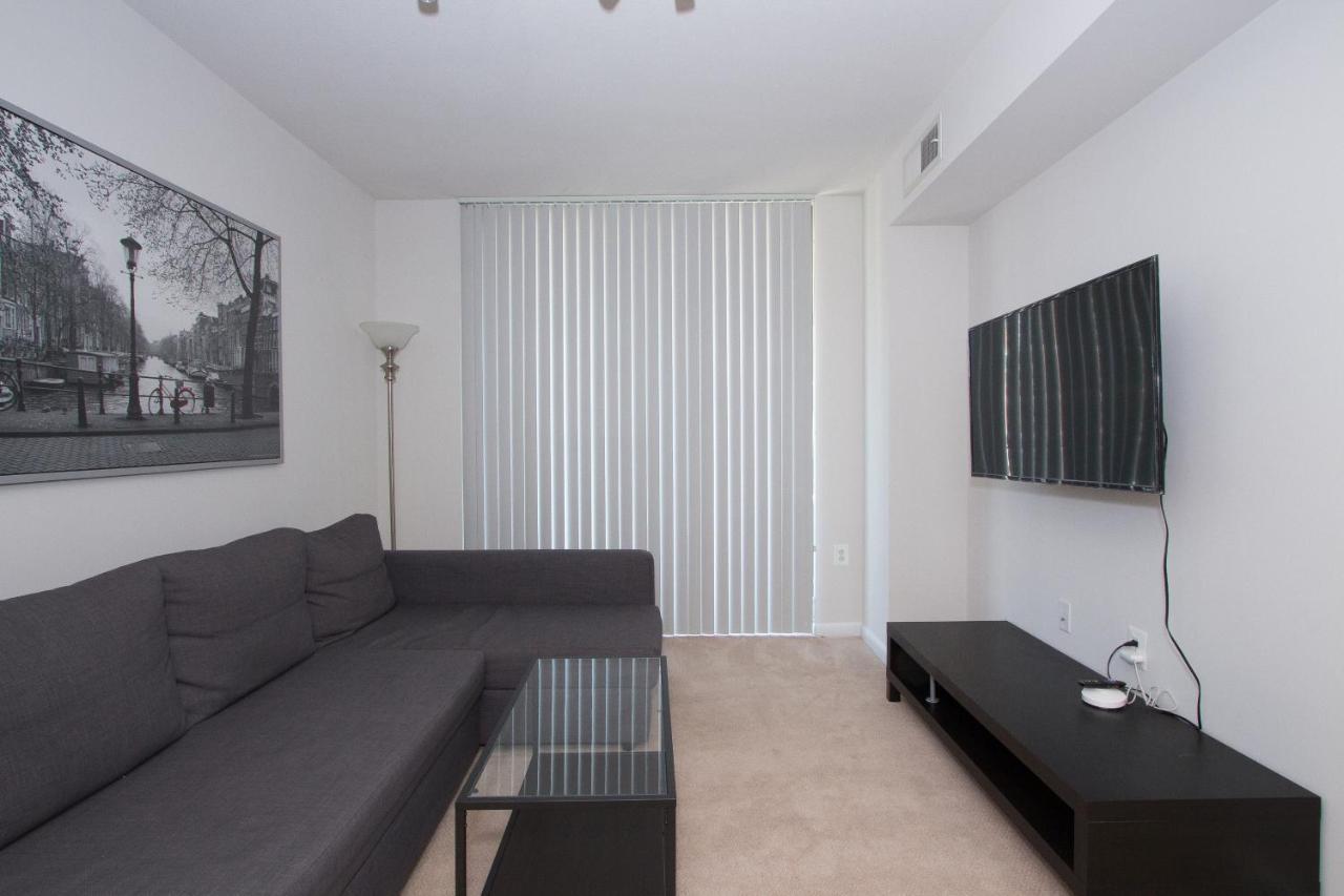 Pentagon City Luxury Apartment Arlington Exterior photo